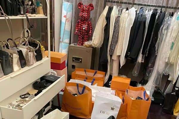 邯郸市魏市回收一线品牌衣服